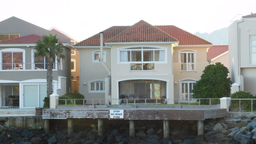 3 Bedroom Property for Sale in Harbour Island Western Cape